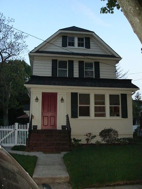 1st image of 16 Wright Ave
