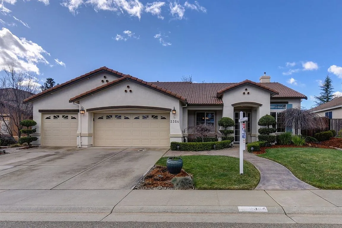2354 Summer Dr photo 1