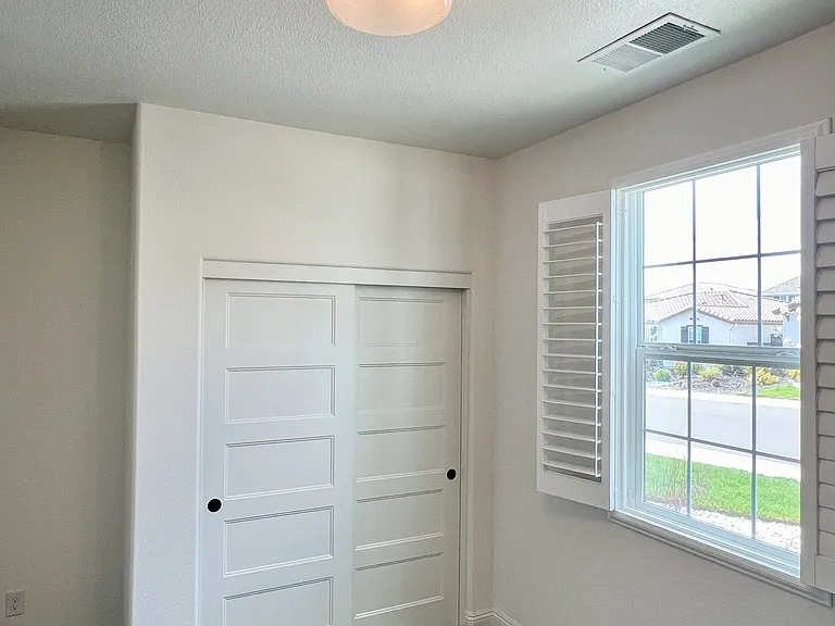 4216 Whitethorn Dr — Photo 24