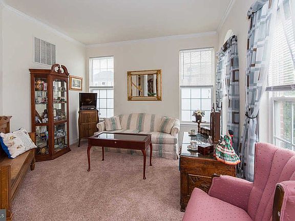 4th image of 8410 Shillelagh Dr