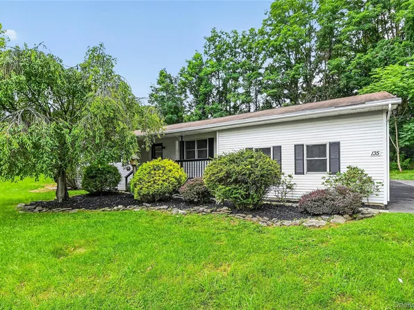 1 Christopher Way, Marlboro, NY 12542