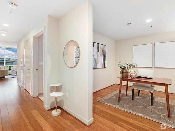 4th image of 1515 Dock Street #204