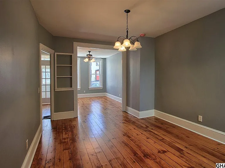 1414 Green St — Photo 9