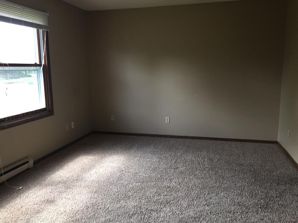 2nd image of 2521 Harvey Dr APT 1