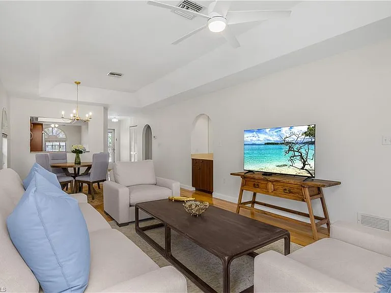 701 Augusta Blvd #8 — Photo 4