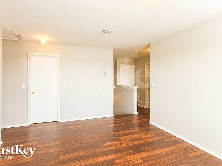 9231 Dublin Hts — Photo 8