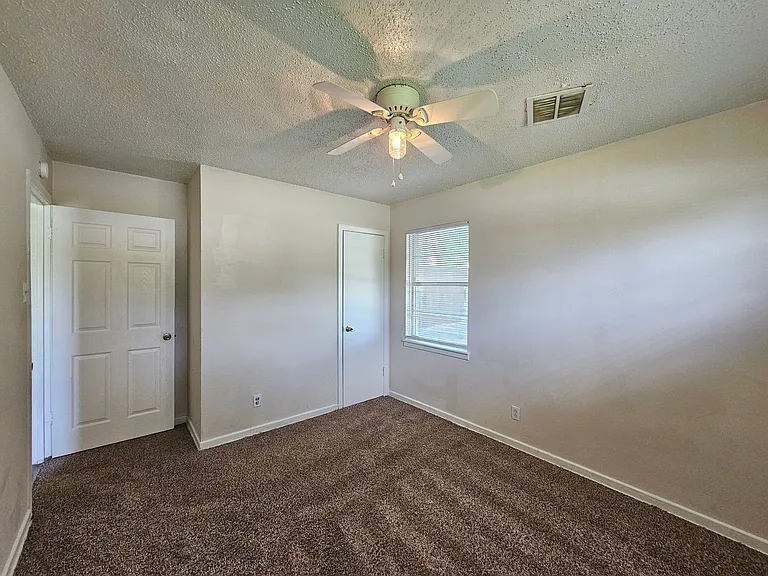 1504 S West S Young Dr — Photo 12