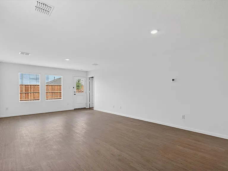 1328 Alfred St — Photo 2