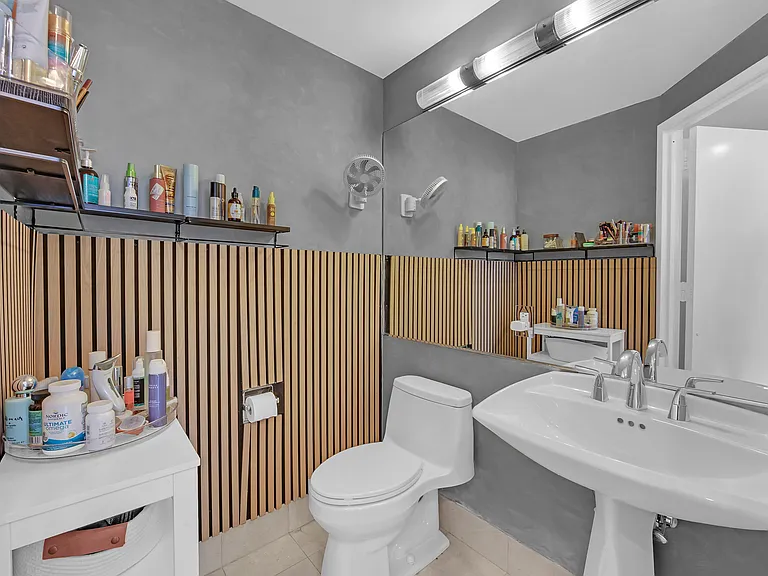 145 E 48th St #35A — Photo 11