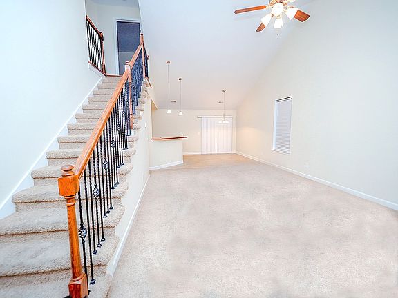 2nd image of 487 Albion Cir