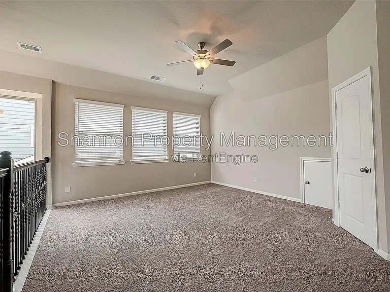 2559 Terrace Point Dr — Photo 31