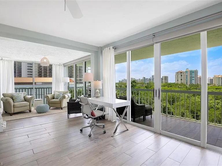 5501 Heron Point Dr #501 — Photo 11