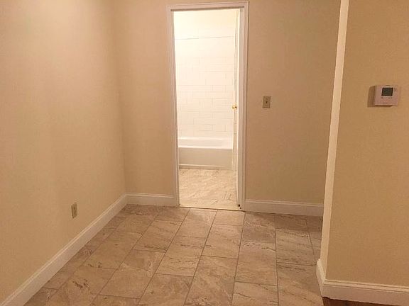 4th image of 373 Sea St #6