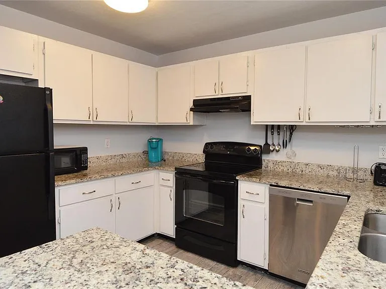 3873 Pompano Dr SE #B — Photo 7
