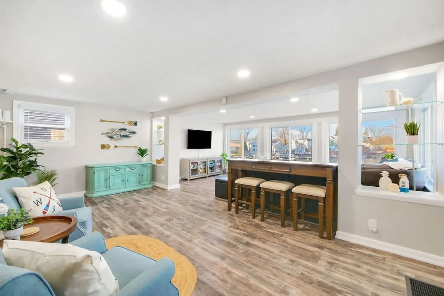 4 bed, 2.0 bath, $7,425 — Photo 4