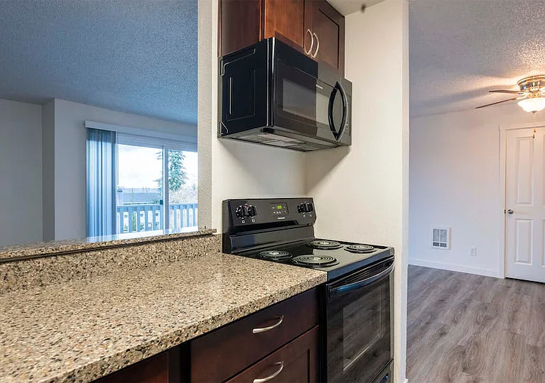 Northern Lights Apartments — Photo 20