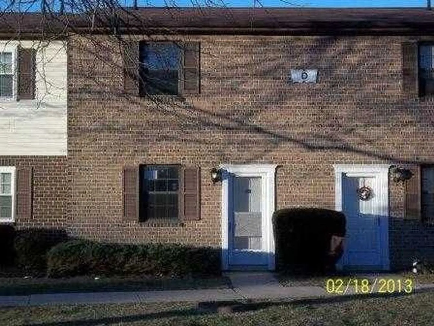 2 Bedroom Townhome in West York - — Photo 1