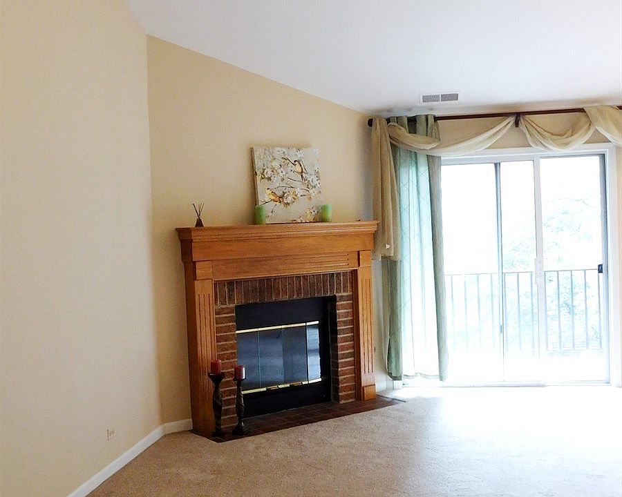 2nd image of 1008 Butternut Ln APT D