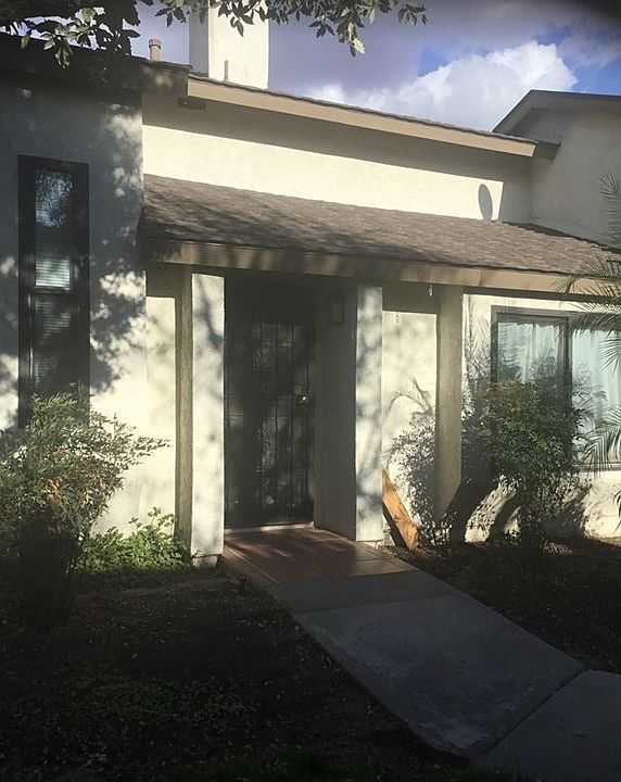 2nd image of 1974 E Lynwood Dr APT 9B