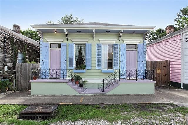 1st image of 819 Pauline St