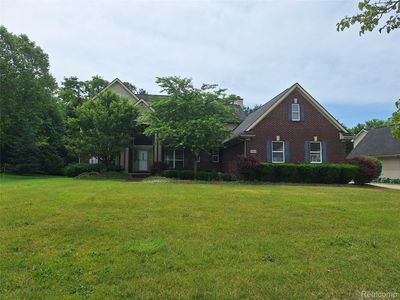 8993 Haymarket St, White Lake, MI, 48386