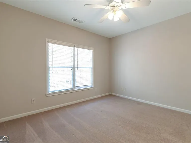 115 Wolf Willow Ct — Photo 33