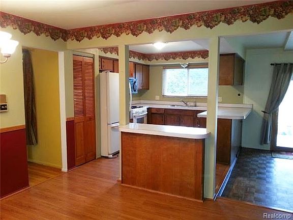 5th image of 1272 Ashley Dr