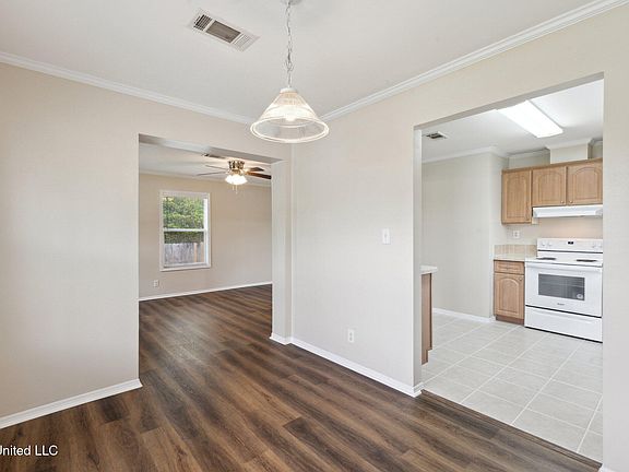 5th image of 13805 Briarwood Dr