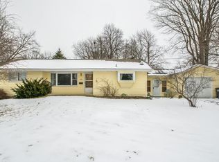 2201 E 42nd St, Des Moines, IA 50317
