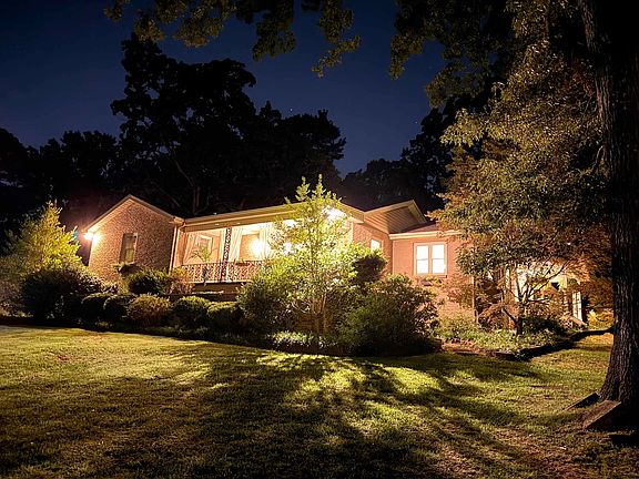 2nd image of 1841 Courtney Ave