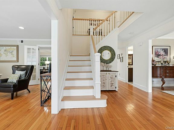 3rd image of 20 Longacre Drive