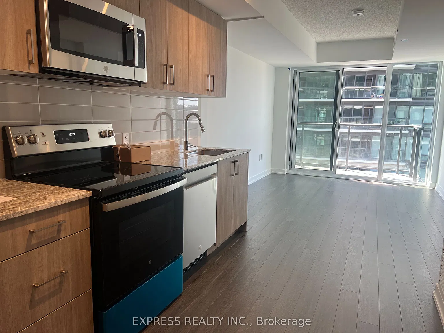 Studio, $1,688 — Photo 4