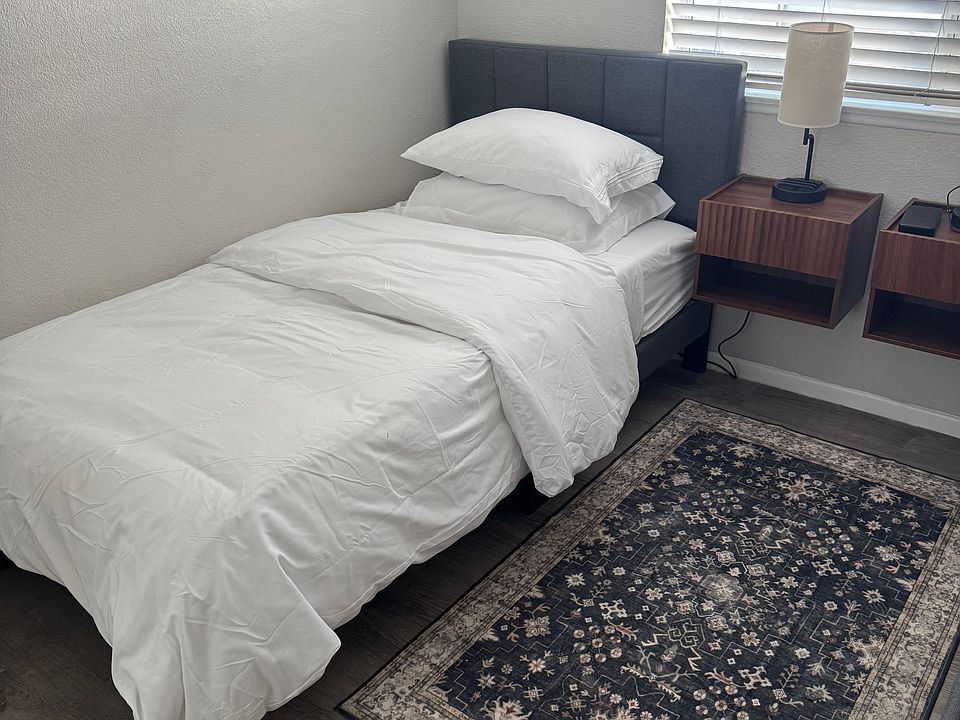 2nd image of 759 W Avenue H4