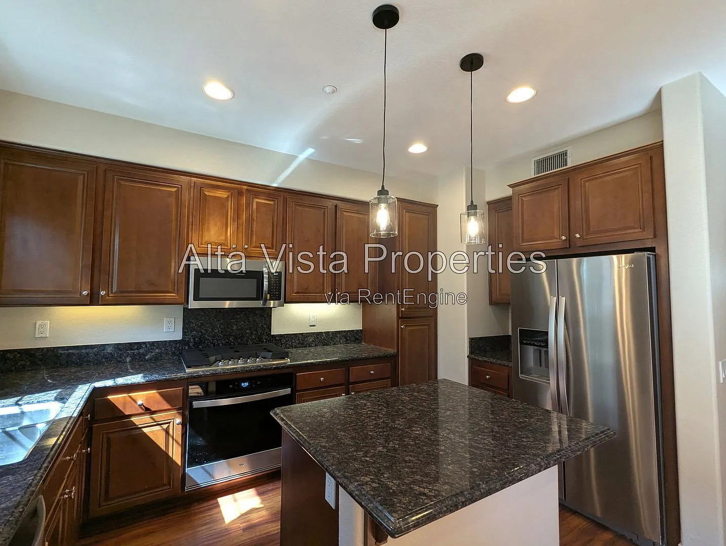 2 bed, 2.5 bath, 1389 sqft, $3,595 — Photo 3
