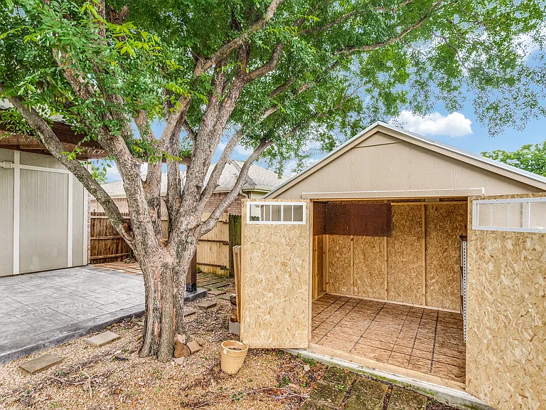 2613 Hidden Valley Dr — Photo 32