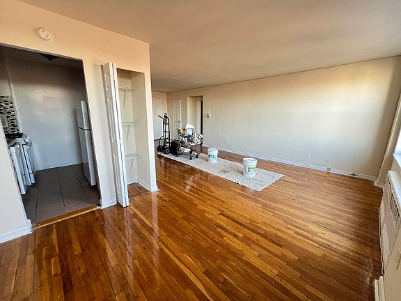 3rd image of 13976 35th Ave #6M