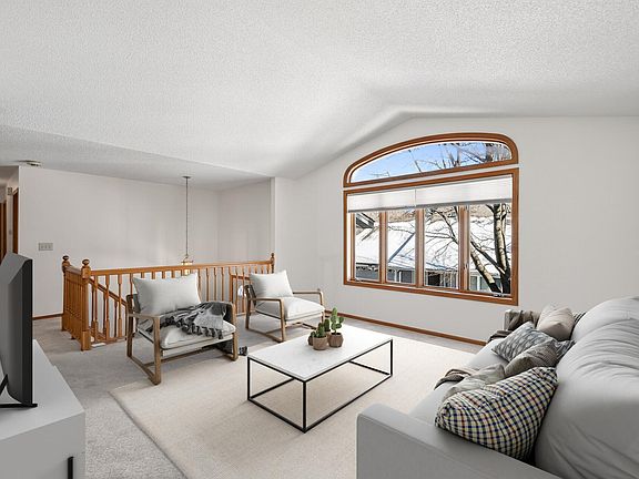 2nd image of 2505 Sumac Rdg