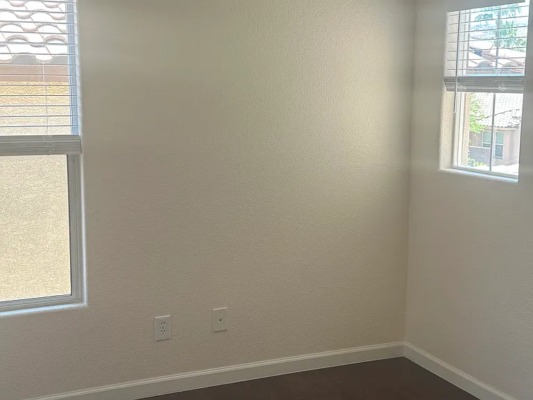 828 Percy Arms St — Photo 9