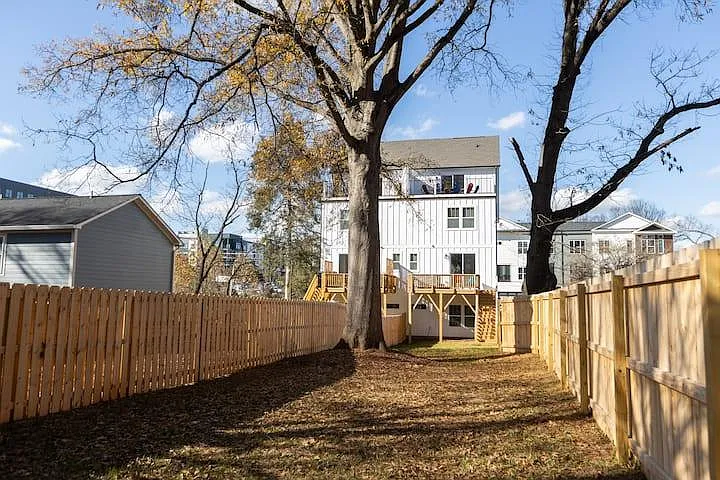 1122 N Alexander St — Photo 16