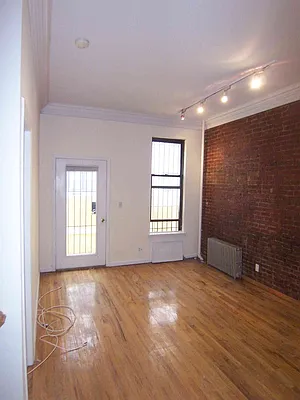 Rented by David Francis New York LLC | media 22