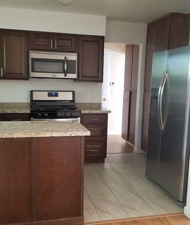 2nd image of 4217 N Fruit Ave