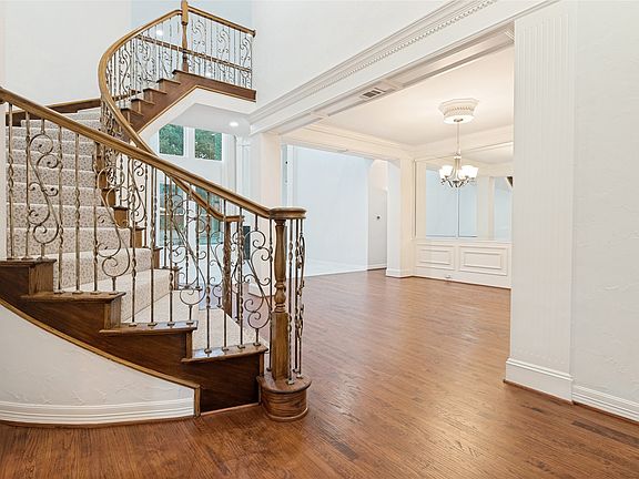 5th image of 801 Shady Bend Ct