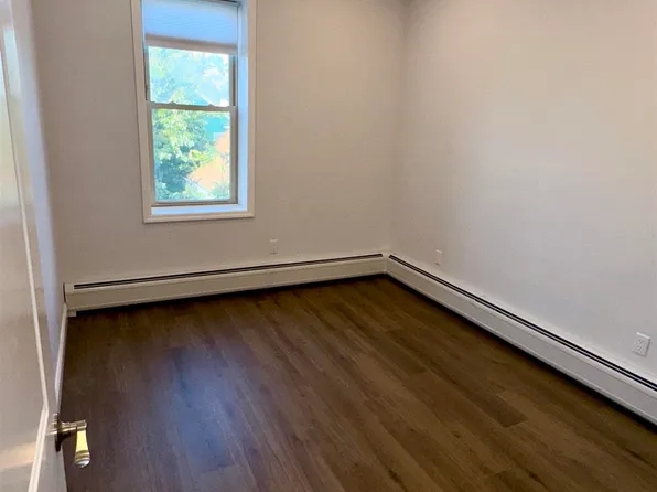 76 Beacon Avenue image 22 of 34