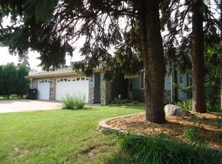 2309 Montana Ave E, Maplewood, MN 55119