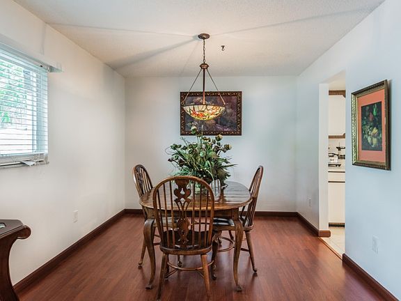 5th image of 115 Albrighton Dr