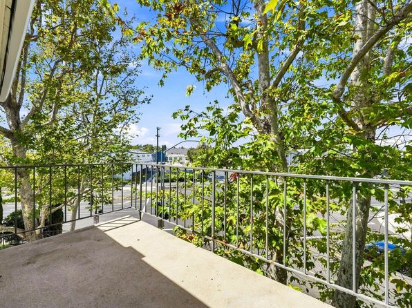 300 Cagney Ln Penthouse 1