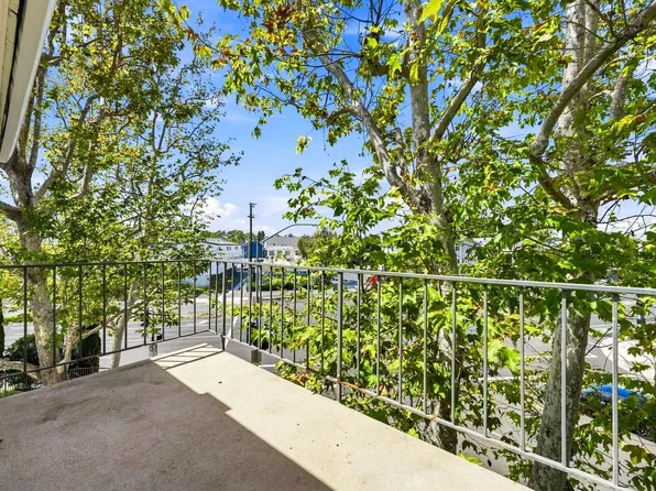 300 Cagney Ln Penthouse 1, Newport Beach, CA 92663