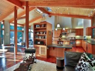 205 Pine Dr, Fairfax, CA 94930
