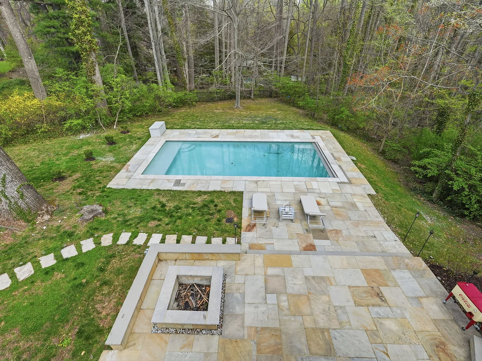 5 bed, 5249 sqft, $8,000 — Photo 2