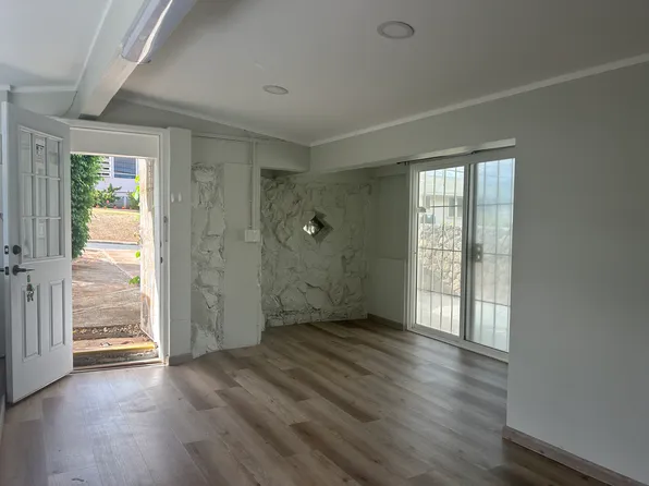 747 15th Ave #D, Honolulu, HI 96816